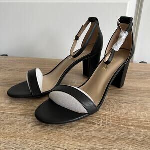Dream Pairs Chunk Low Heel Pump Sandal Ankle Strap Black 9 NIB